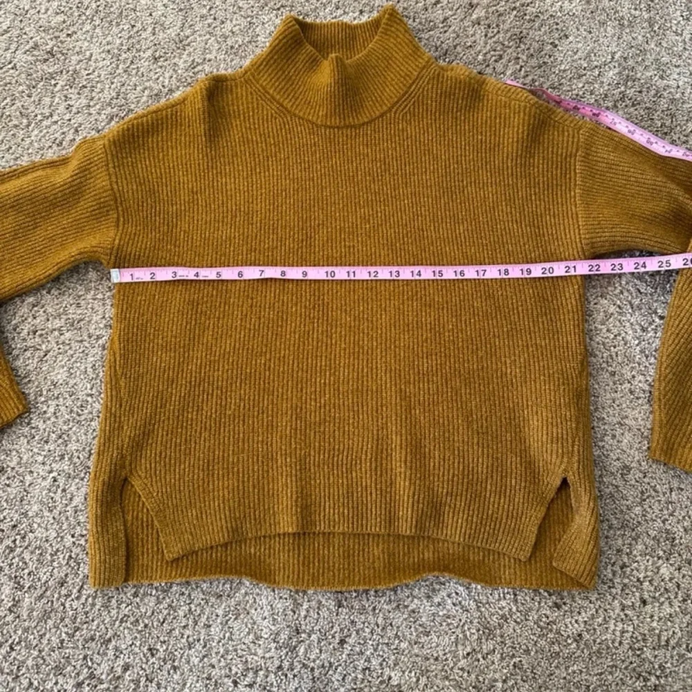 Abercrombie & Fitch Knit Mock Neck Neutral Camel Wool Blend Sweater 
Size Medium - Picture 8 of 12